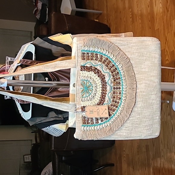 Twig & Arrow Woven Tote - Picture 2 of 16